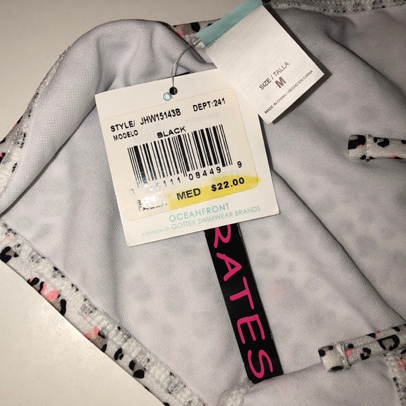 Bathing suit - Picture 2 of 3